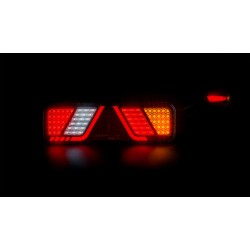 FT-700 L AMP 7PIN LAMPA LED TYLNIA Z TRÓJKĄTEM Z GNIAZDEM AMP